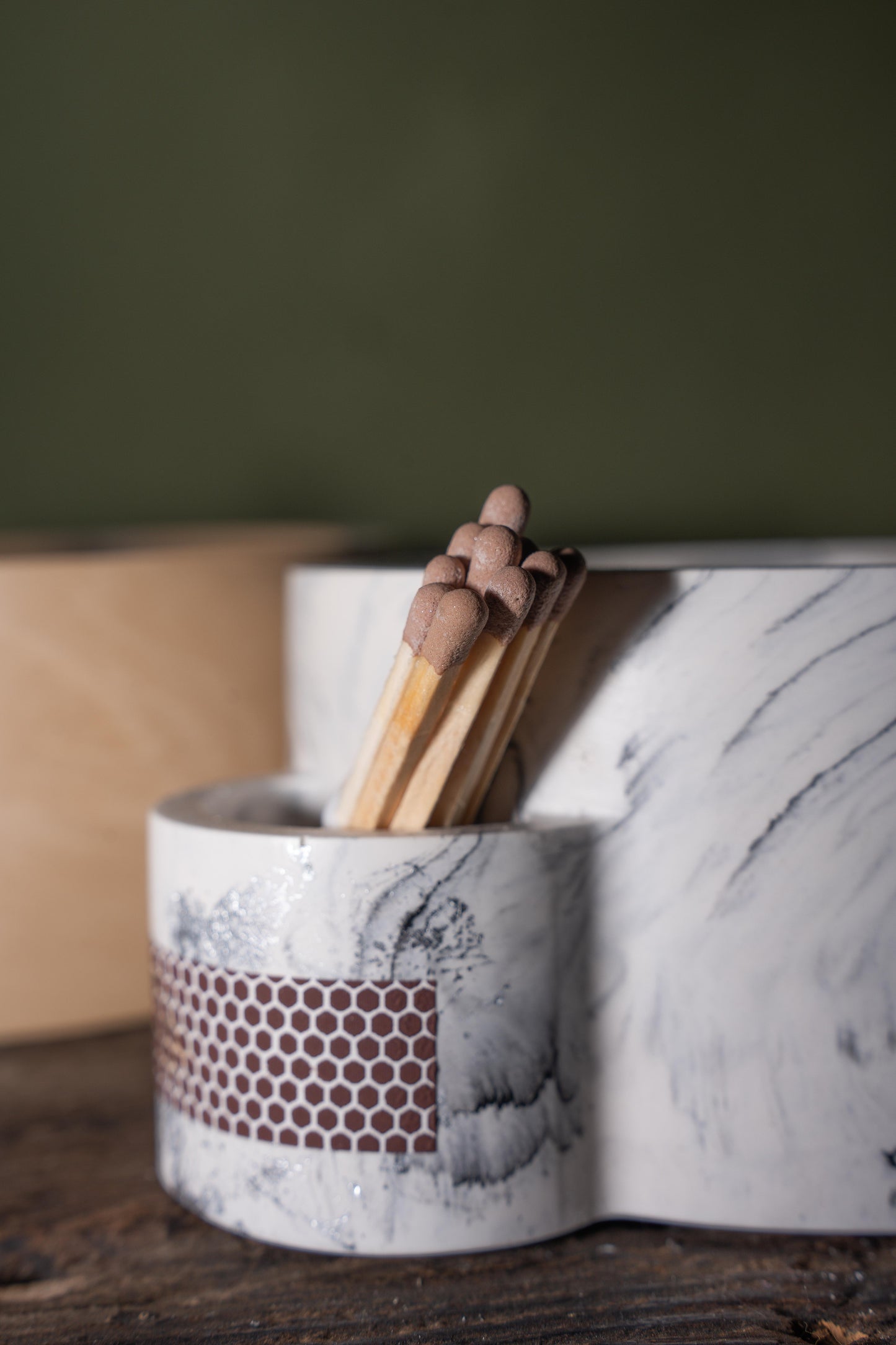 Kaars in pot inclusief lucifers